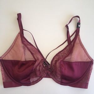 NWT Victoria’s Secret Very Sexy unlined plunge bra
